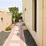 Rent 4 bedroom house of 353 m² in Dubai