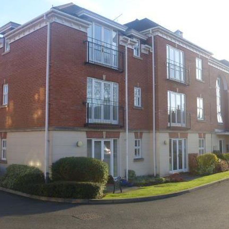 Flat to rent in Priory Walk, Hinckley LE10