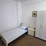 Rent a room in Genova