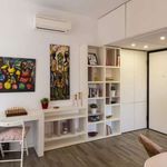 Rent 1 bedroom apartment of 80 m² in Milano