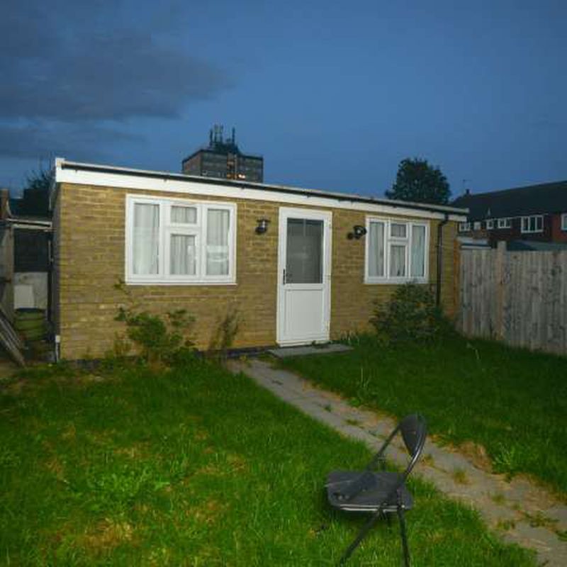 Room for rent in 6-bedroom house in Ilford, London Clayhall