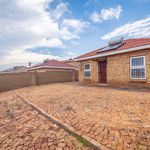 Rent 2 bedroom house of 305 m² in Johannesburg