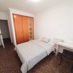 Rent a room of 90 m² in Chilches