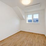 Pronajměte si 3 ložnic/e byt o rozloze 83 m² v Vochov