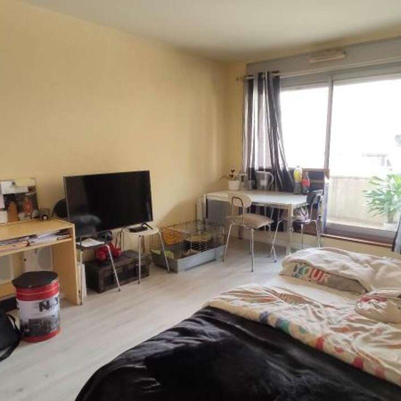 Location appartement 1 pièce 25 m² Poitiers (86000)