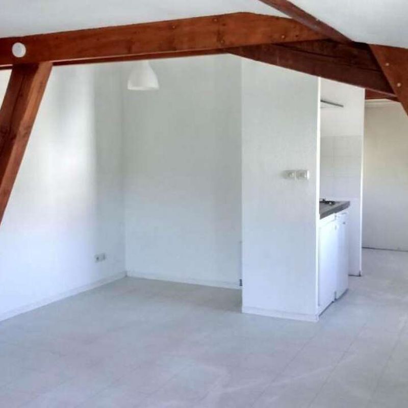 Location appartement 1 pièce 36 m² Narbonne (11100)