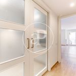 Rent 4 bedroom apartment of 103 m² in barcelona