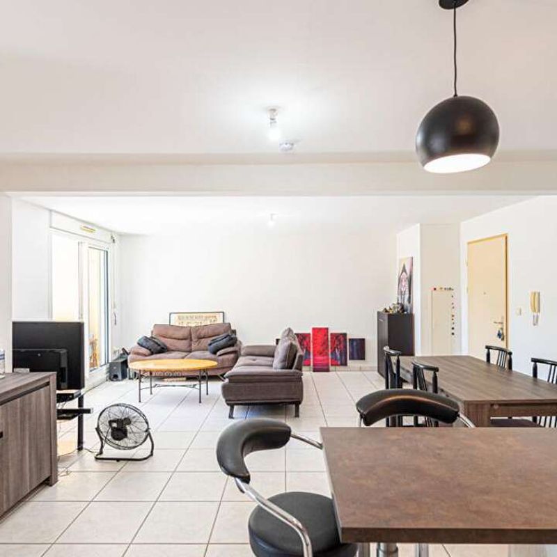 Location appartement 3 pièces 68 m² Sainte-Marie (97438)