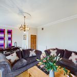 Rent 3 bedroom flat in Cheltenham
