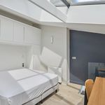 Rent 2 bedroom apartment of 33 m² in Paris