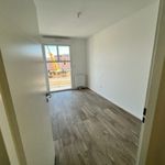 Rent 4 bedroom apartment of 84 m² in Compiègne