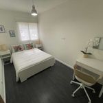 Rent 3 bedroom apartment of 75 m² in lisbon