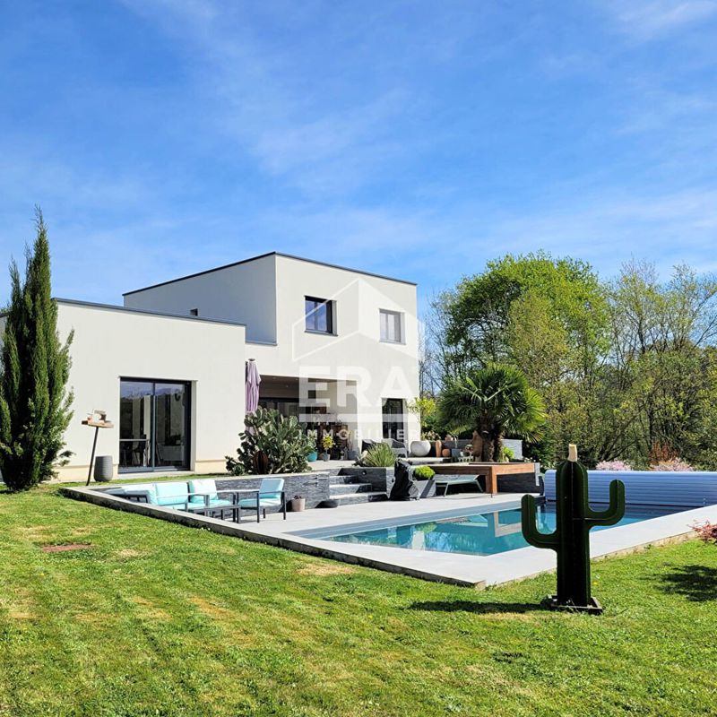 LOCATION MEUBLEE - SAINT FAUST : Maison T4 de 160m² au calme avec jardin et piscine Laroin