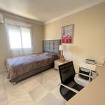 Rent 5 bedroom house of 168 m² in Estepona
