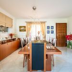 Ενοικίαση 3 υπνοδωμάτιο σπίτι από 270 m² σε Athens