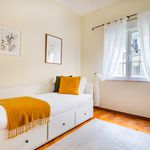 Rent 4 bedroom apartment of 200 m² in Lisboa
