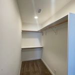 Rent 3 bedroom house of 227 m² in Escondido