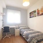 Rent a room of 153 m² in Madrid