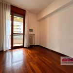 Affitto 2 camera appartamento di 140 m² in Vicenza
