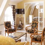 Rent 1 bedroom apartment of 56 m² in Bordeaux
