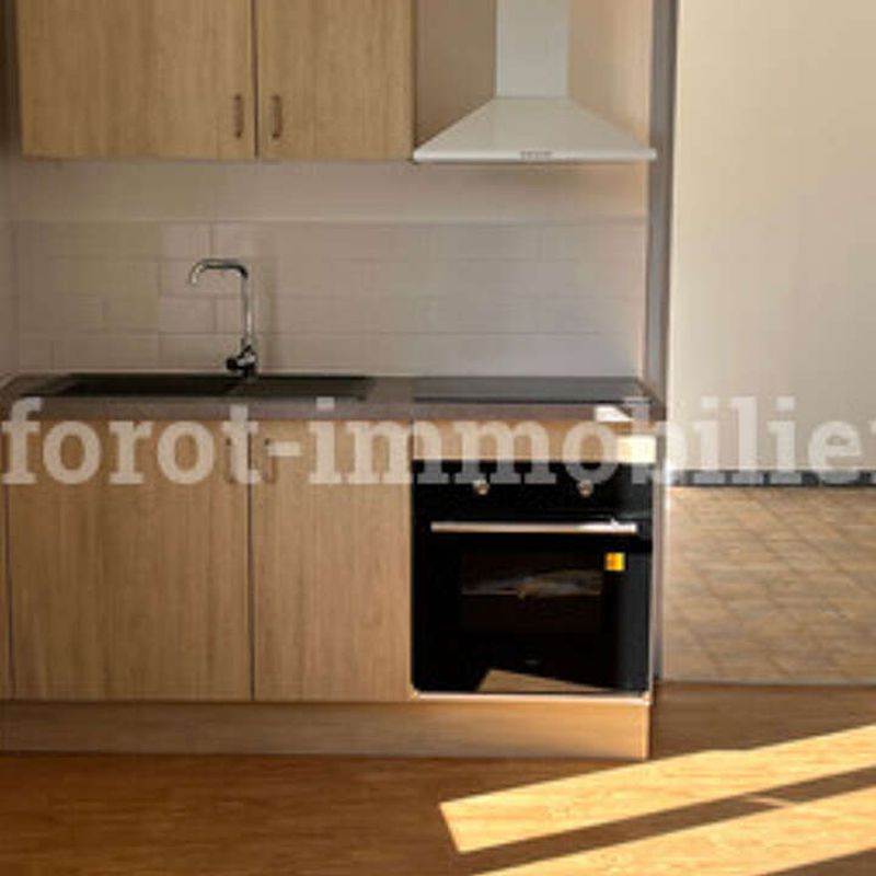 Location appartement 3 pièces 62 m² Lamastre (07270)
