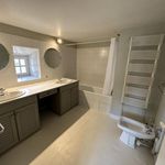 Rent 6 bedroom house of 203 m² in Montaigu-Vendée
