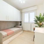 Rent a room of 87 m² in Milano