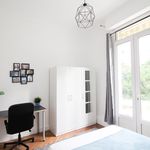Rent 2 bedroom apartment of 12 m² in Bordeaux
