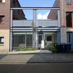 Huur 2 slaapkamer appartement van 105 m² in Almere
