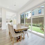 Rent 4 bedroom apartment of 287 m² in Irvine
