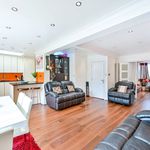 Rent 6 bedroom house of 180 m² in London