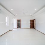 Rent 4 bedroom apartment of 765 m² in Colombo