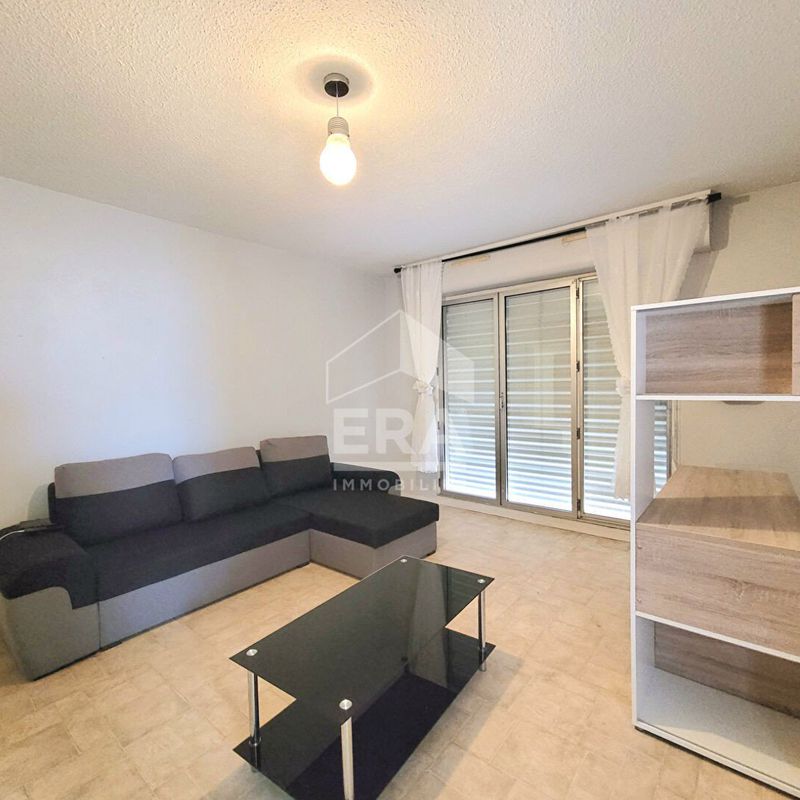 PAU - BD DE LA PAIX  :  T2 meublé de 54m² avec place de parking dans résidence sécurisée.