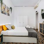 Rent a room of 244 m² in Barcelona