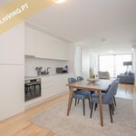 Rent 4 bedroom apartment of 65 m² in Porto