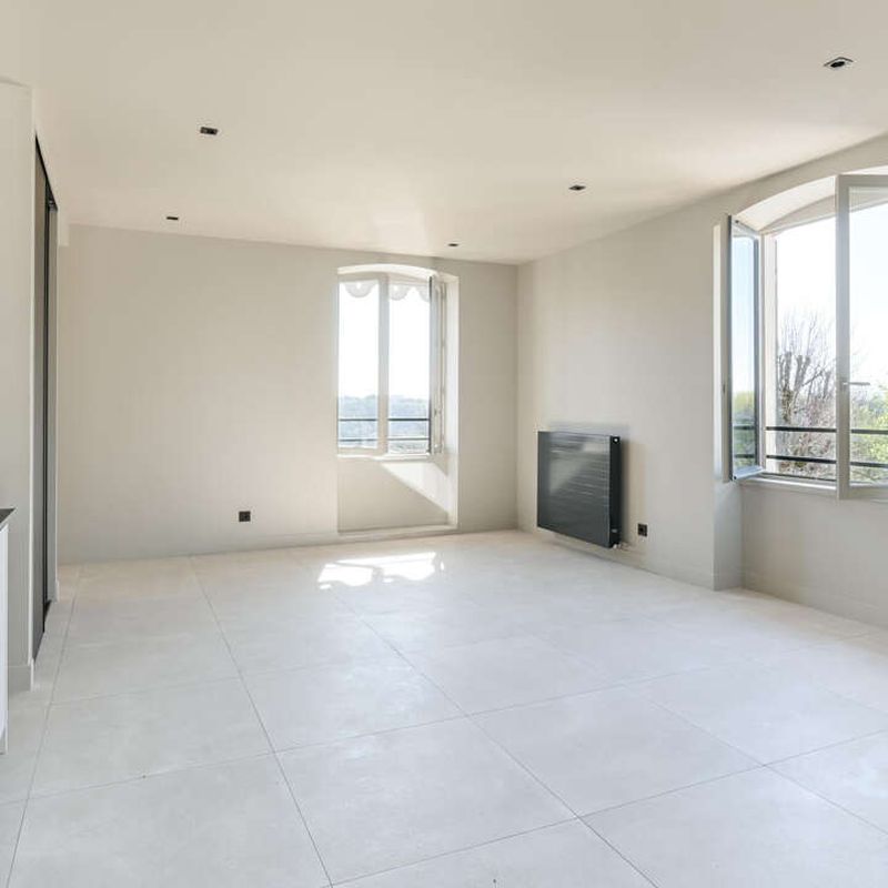 Location appartement 3 pièces 74 m² Saint-Cyr-Au-Mont-d'Or (69450)