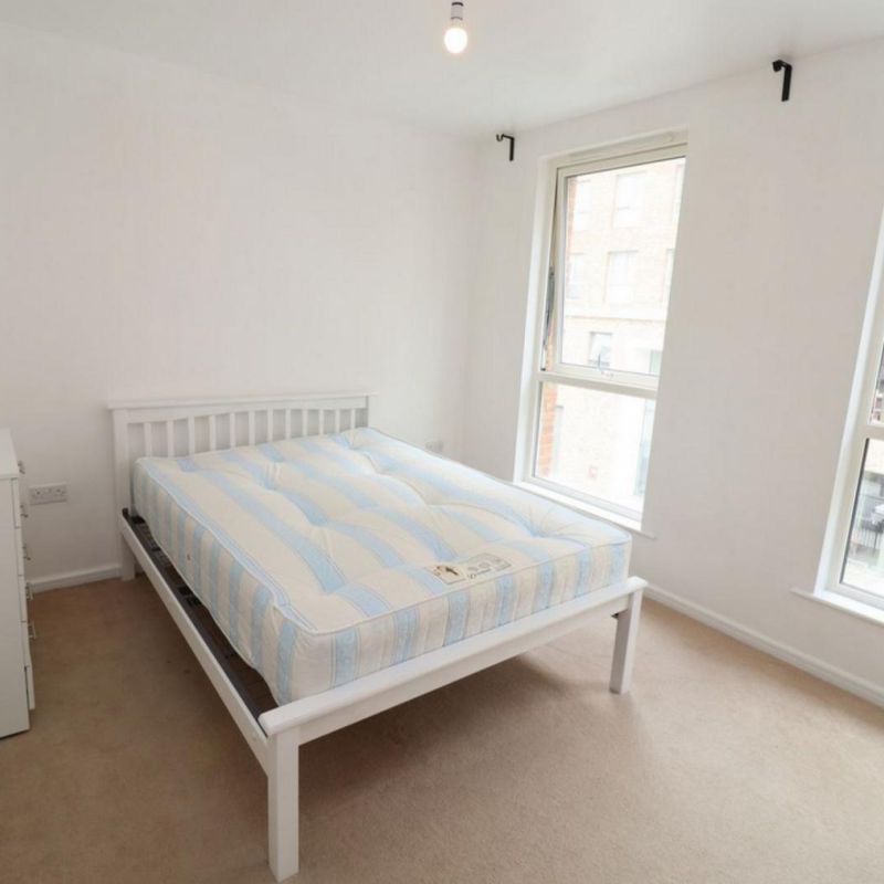 Comfy double bedroom in Acton South Acton