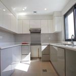 Rent 3 bedroom house of 194 m² in Dubai