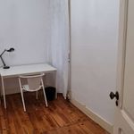 Rent a room of 190 m² in lisbon