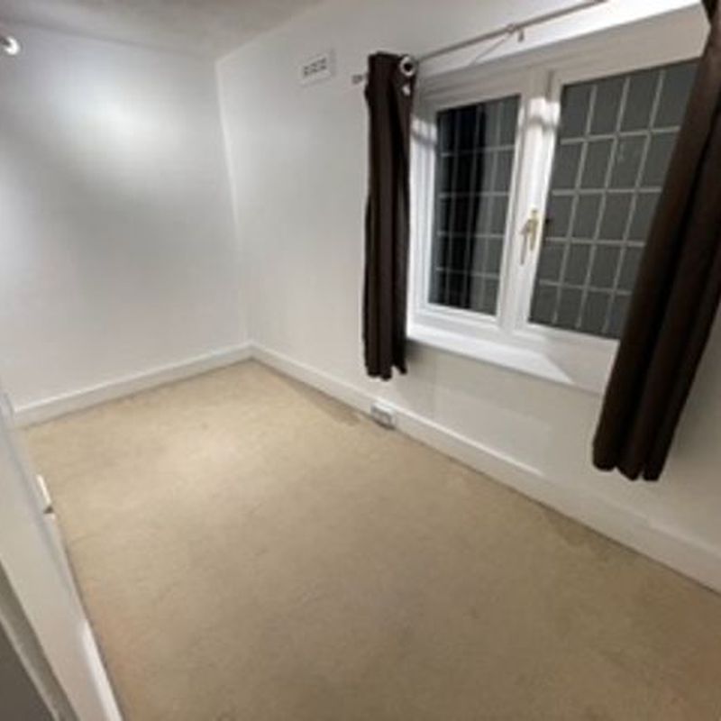 2 Bedroom End Of Terrace House Amersham Common