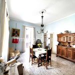 Affitto 5 camera appartamento di 300 m² in Naples