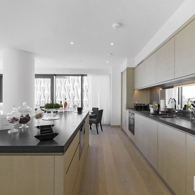 Apartment to rent in Legacy Building, Embassy Gardens, SW11 South Lambeth