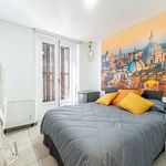 Rent a room of 450 m² in Madrid