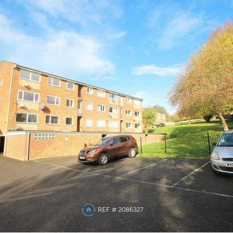 Flat to rent in Windsor Drive, High Wycombe HP13 Terriers