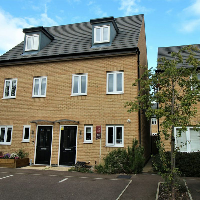 Town House to rent on, Barleyfield Way, Huntingdon, PE29 Newtown