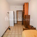 Affitto 3 camera appartamento di 90 m² in Pavia