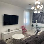 Rent 2 bedroom apartment of 279 m² in Miami