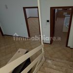 Rent 4 bedroom house of 160 m² in Pozzuoli