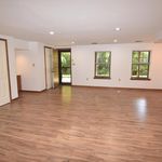 Rent 3 bedroom apartment of 178 m² in Malvern