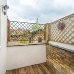 Rent 4 bedroom house of 123 m² in London